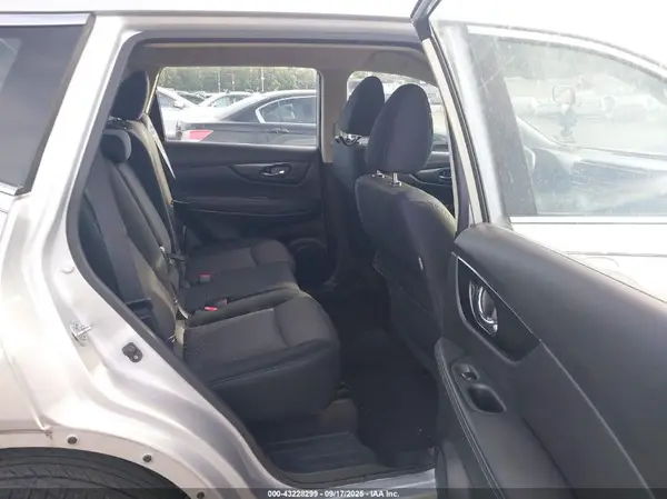 JN8AT2MV9HW258091 2017 NISSAN ROGUE - Image 8