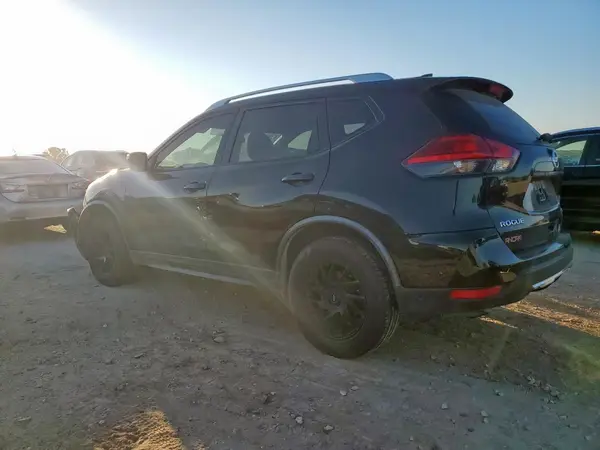 JN8AT2MV9HW259158 2017 NISSAN ROGUE - Image 2