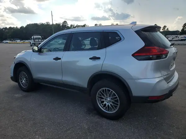 JN8AT2MV9HW261539 2017 NISSAN ROGUE - Image 2