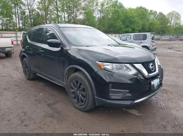 JN8AT2MV9HW261752 2017 NISSAN ROGUE - Image 1