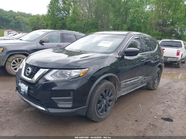 JN8AT2MV9HW261752 2017 NISSAN ROGUE - Image 2