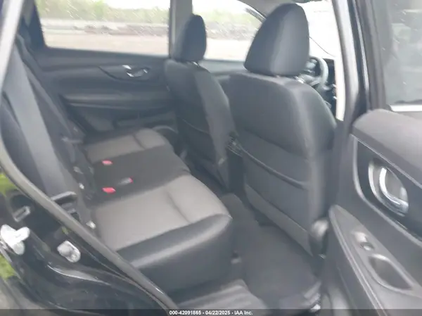JN8AT2MV9HW261752 2017 NISSAN ROGUE - Image 8