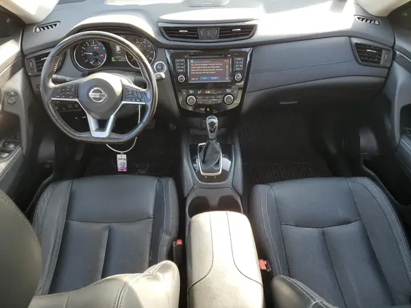JN8AT2MV9HW266207 2017 NISSAN ROGUE - Image 8