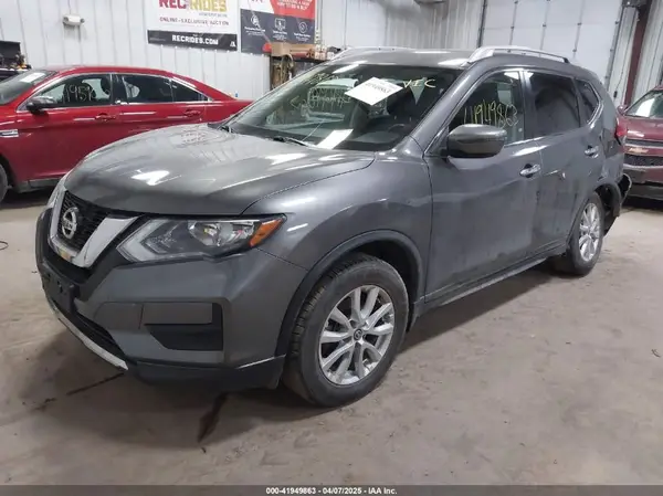 JN8AT2MV9HW267762 2017 NISSAN ROGUE - Image 2