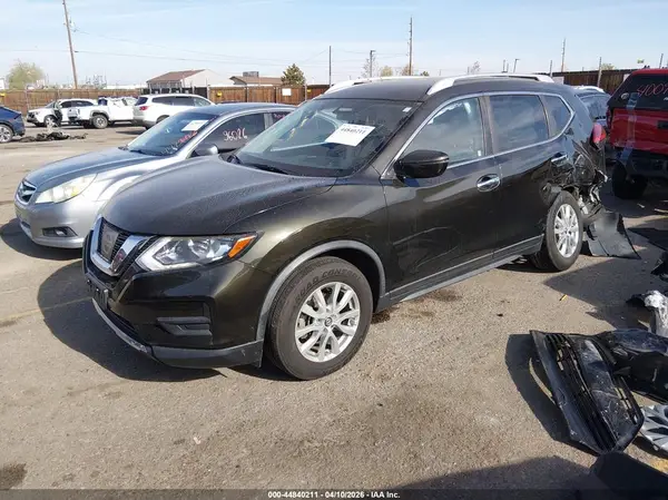 JN8AT2MV9HW270340 2017 NISSAN ROGUE - Image 2