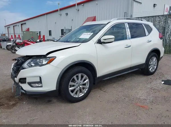 JN8AT2MV9HW270838 2017 NISSAN ROGUE - Image 2
