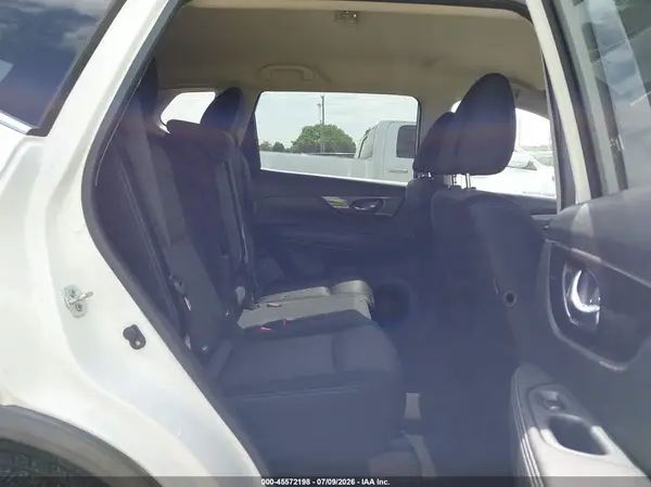 JN8AT2MV9HW270838 2017 NISSAN ROGUE - Image 8