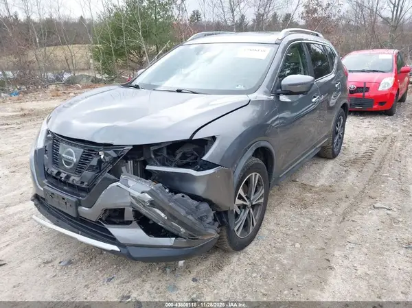 JN8AT2MV9HW273447 2017 NISSAN ROGUE - Image 2