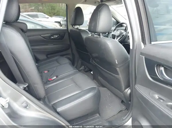 JN8AT2MV9HW273447 2017 NISSAN ROGUE - Image 8