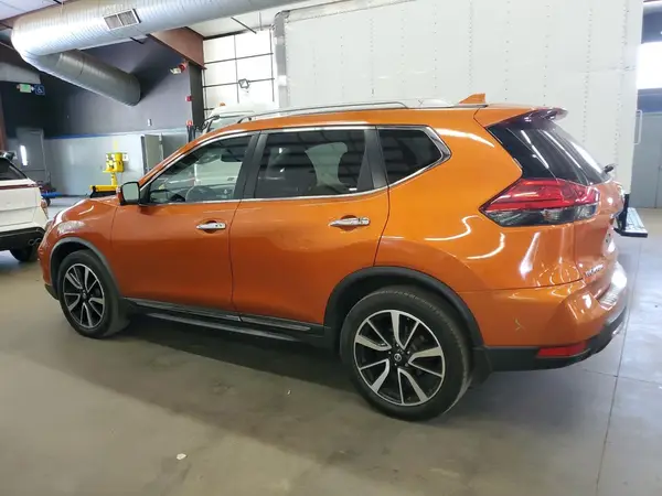 JN8AT2MV9HW274095 2017 NISSAN ROGUE - Image 2