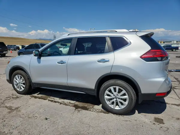 JN8AT2MV9HW274923 2017 NISSAN ROGUE - Image 2