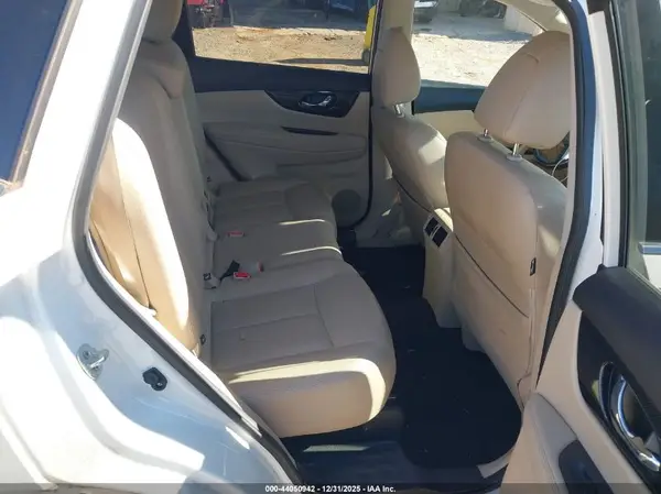 JN8AT2MV9HW277210 2017 NISSAN ROGUE - Image 8