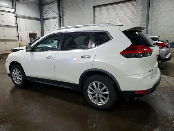 JN8AT2MV9HW279636 2017 NISSAN ROGUE - Image 2