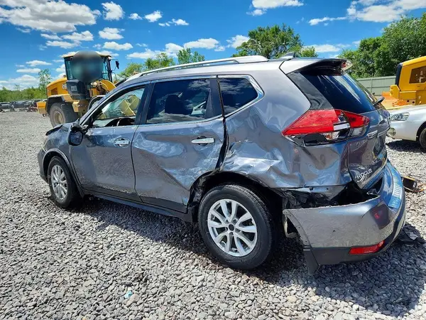 JN8AT2MV9HW280401 2017 NISSAN ROGUE - Image 2