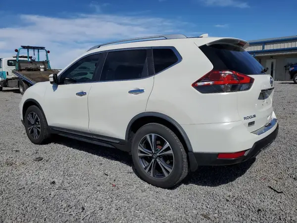 JN8AT2MV9HW284352 2017 NISSAN ROGUE - Image 2