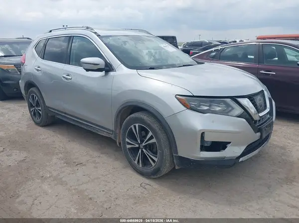 JN8AT2MV9HW284772 2017 NISSAN ROGUE - Image 1