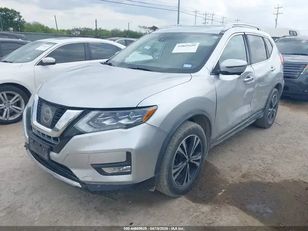 JN8AT2MV9HW284772 2017 NISSAN ROGUE - Image 2
