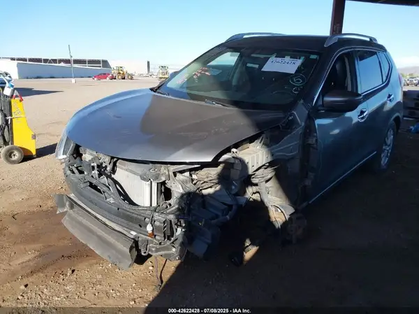 JN8AT2MV9JW301155 2018 NISSAN ROGUE - Image 2