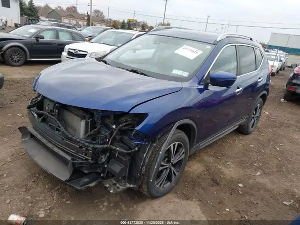 JN8AT2MV9JW302418 2018 NISSAN ROGUE - Image 2