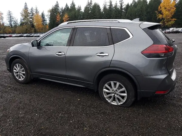 JN8AT2MV9JW303701 2018 NISSAN ROGUE - Image 2