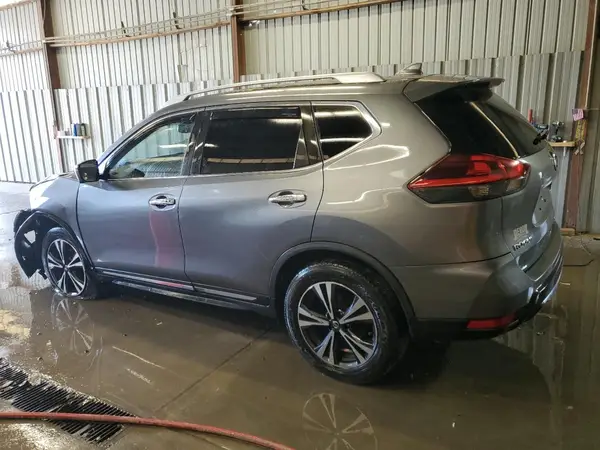 JN8AT2MV9JW304069 2018 NISSAN ROGUE - Image 2