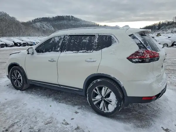 JN8AT2MV9JW305691 2018 NISSAN ROGUE - Image 2