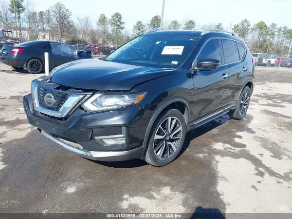 JN8AT2MV9JW305920 2018 NISSAN ROGUE - Image 2