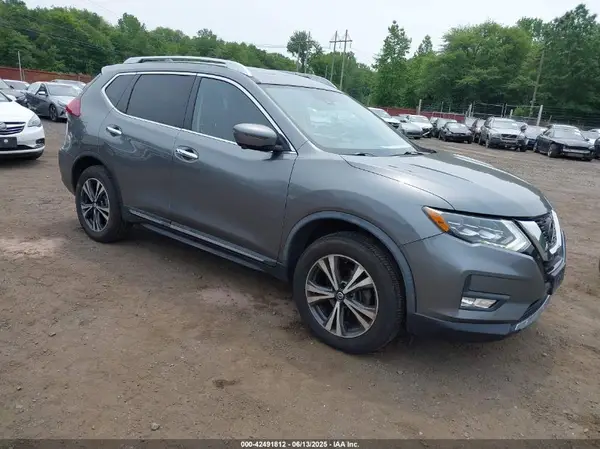 JN8AT2MV9JW306744 2018 NISSAN ROGUE - Image 1