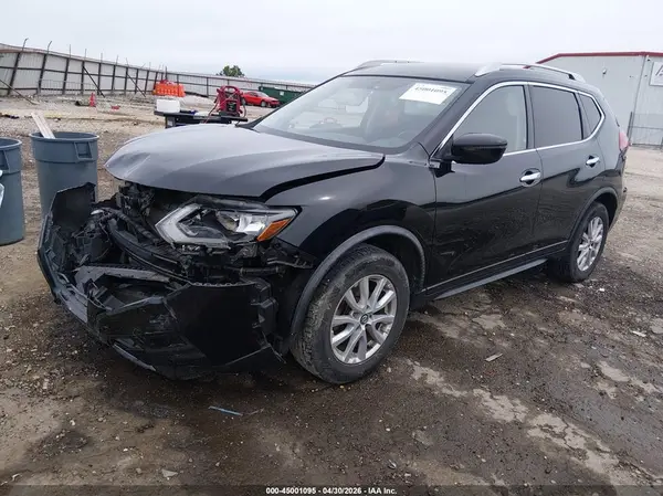JN8AT2MV9JW307330 2018 NISSAN ROGUE - Image 2