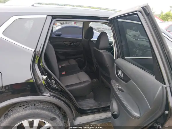 JN8AT2MV9JW307330 2018 NISSAN ROGUE - Image 8