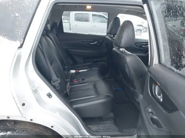 JN8AT2MV9JW310504 2018 NISSAN ROGUE - Image 8