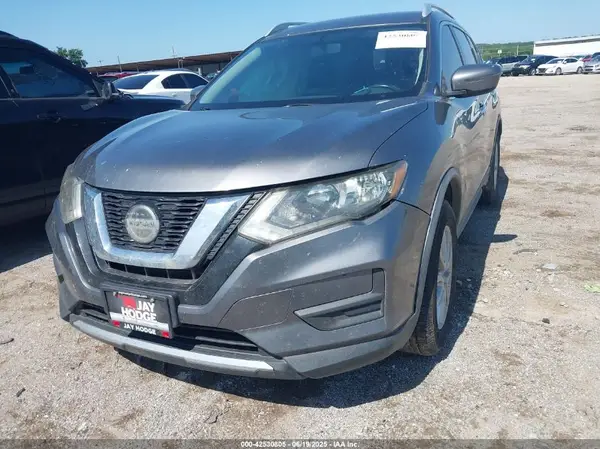 JN8AT2MV9JW311992 2018 NISSAN ROGUE - Image 2