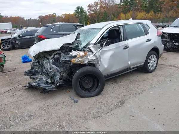JN8AT2MV9JW313001 2018 NISSAN ROGUE - Image 2