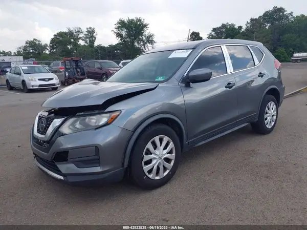 JN8AT2MV9JW315024 2018 NISSAN ROGUE - Image 2