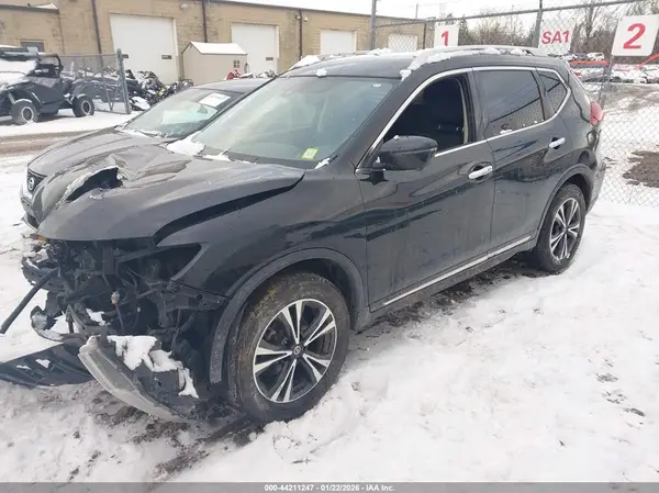 JN8AT2MV9JW318134 2018 NISSAN ROGUE - Image 2