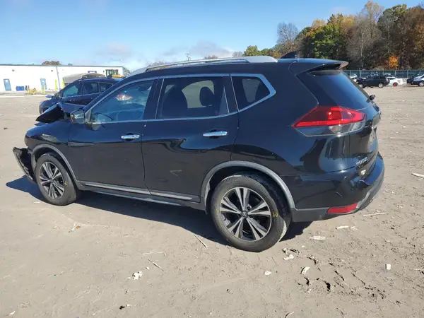 JN8AT2MV9JW318912 2018 NISSAN ROGUE - Image 2
