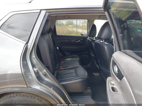 JN8AT2MV9JW318957 2018 NISSAN ROGUE - Image 8