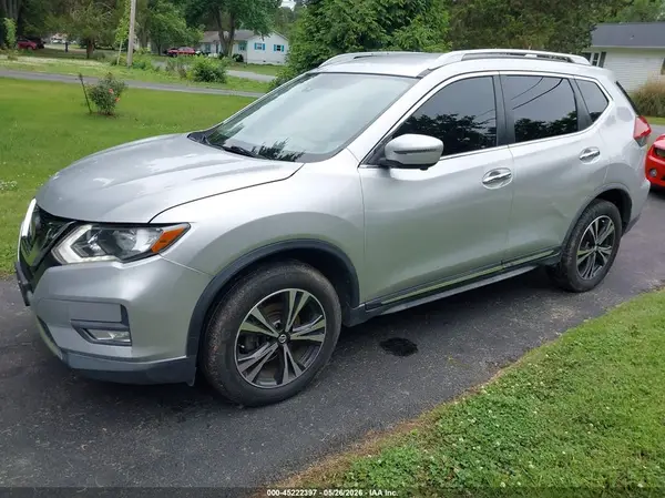JN8AT2MV9JW320224 2018 NISSAN ROGUE - Image 2