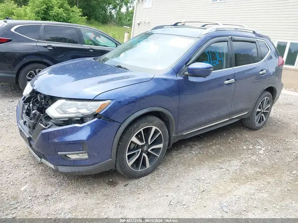 JN8AT2MV9JW322815 2018 NISSAN ROGUE - Image 2