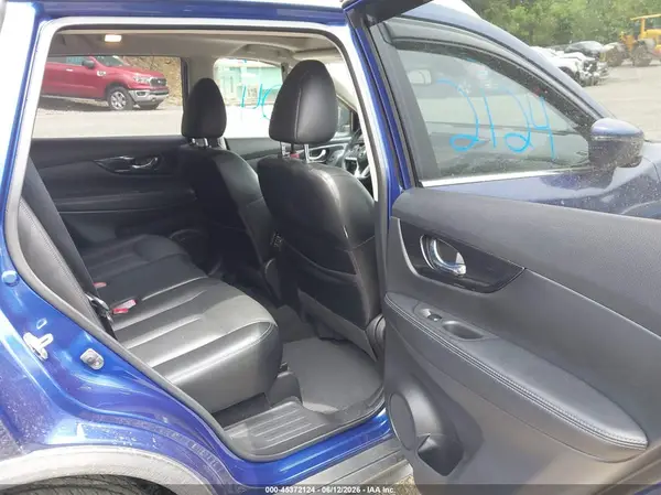 JN8AT2MV9JW322815 2018 NISSAN ROGUE - Image 8