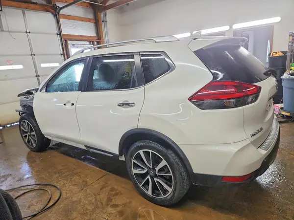 JN8AT2MV9JW323060 2018 NISSAN ROGUE - Image 2