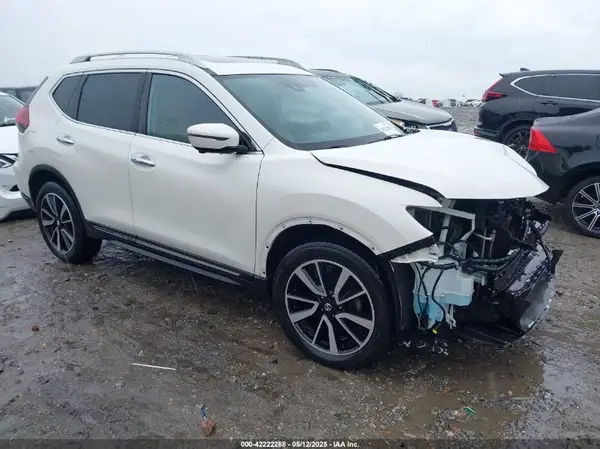JN8AT2MV9JW323379 2018 NISSAN ROGUE - Image 1