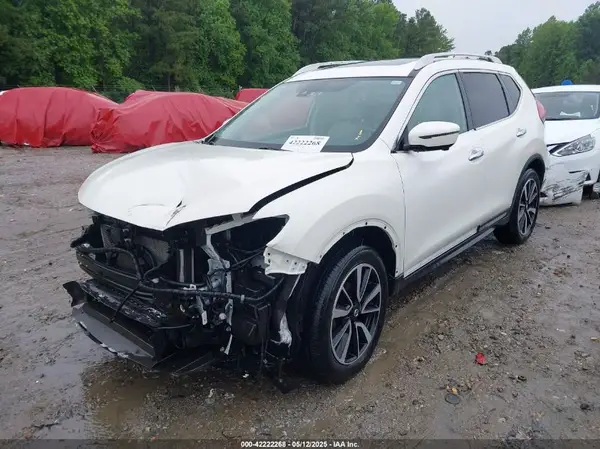JN8AT2MV9JW323379 2018 NISSAN ROGUE - Image 2