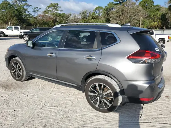 JN8AT2MV9JW323821 2018 NISSAN ROGUE - Image 2