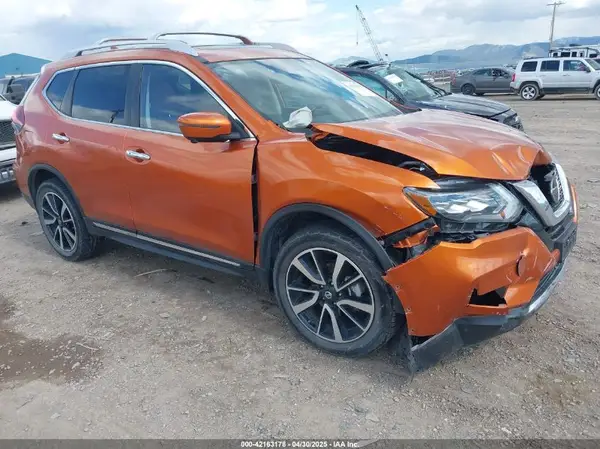 JN8AT2MV9JW324063 2018 NISSAN ROGUE - Image 1