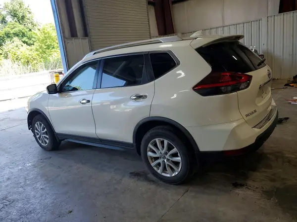 JN8AT2MV9JW328629 2018 NISSAN ROGUE - Image 2