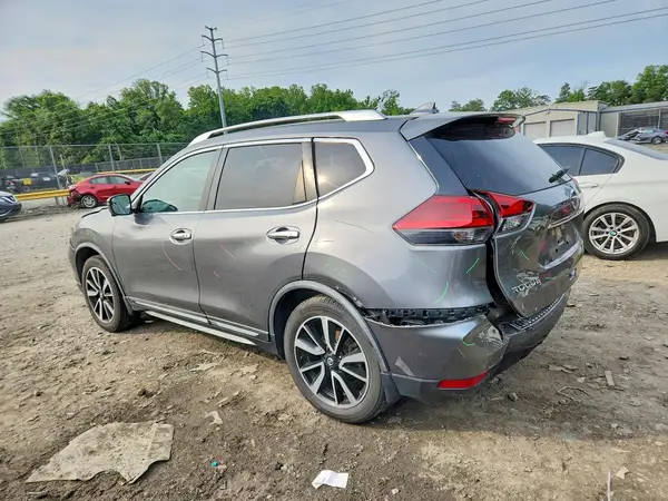 JN8AT2MV9JW330347 2018 NISSAN ROGUE - Image 2