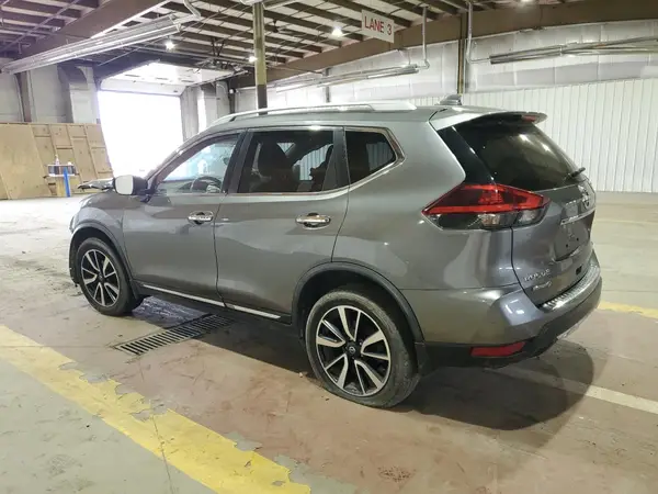 JN8AT2MV9JW330736 2018 NISSAN ROGUE - Image 2