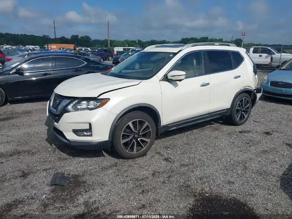 JN8AT2MV9JW341090 2018 NISSAN ROGUE - Image 2