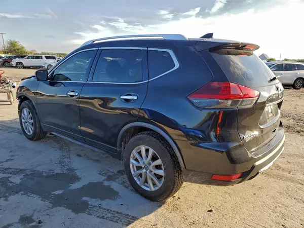 JN8AT2MV9JW343471 2018 NISSAN ROGUE - Image 2